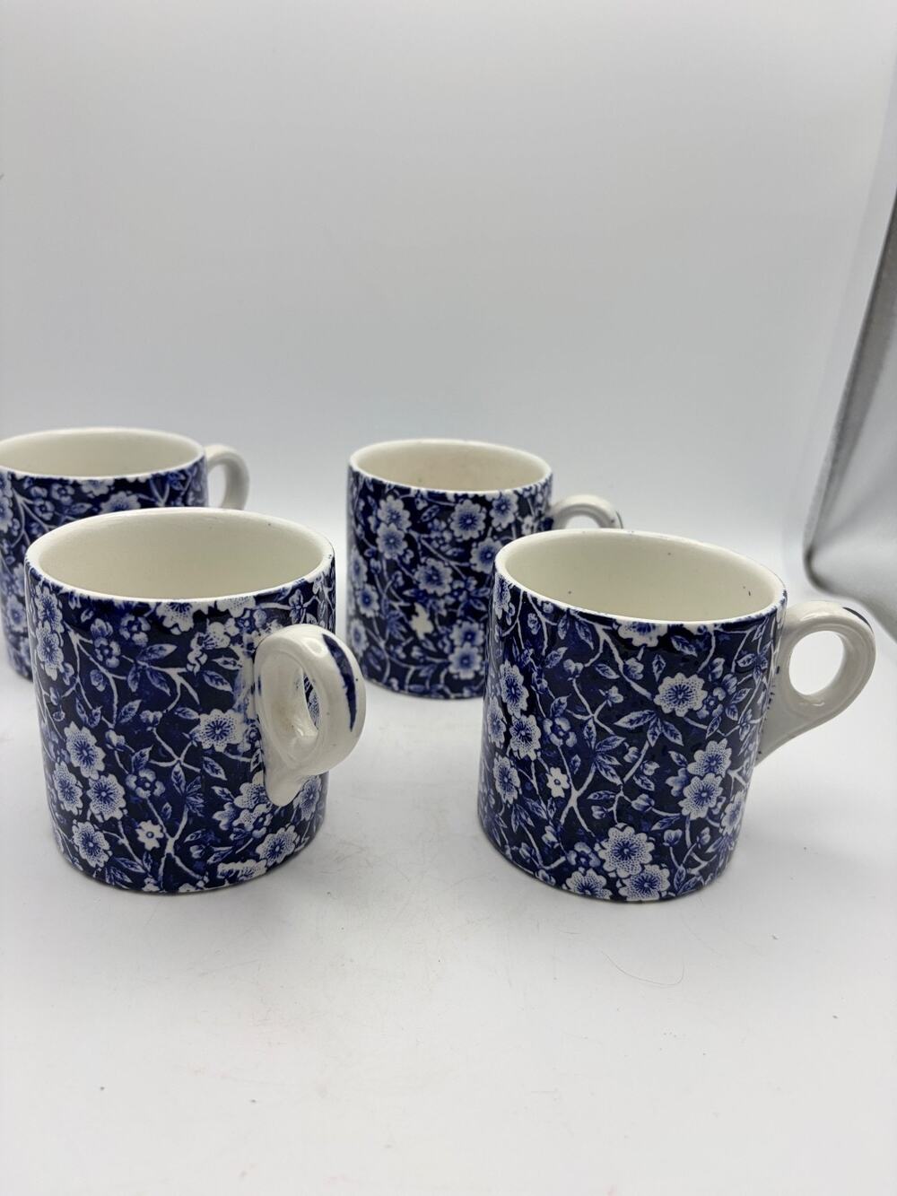 4 coffee mugs. Royal crownford vintage 1968